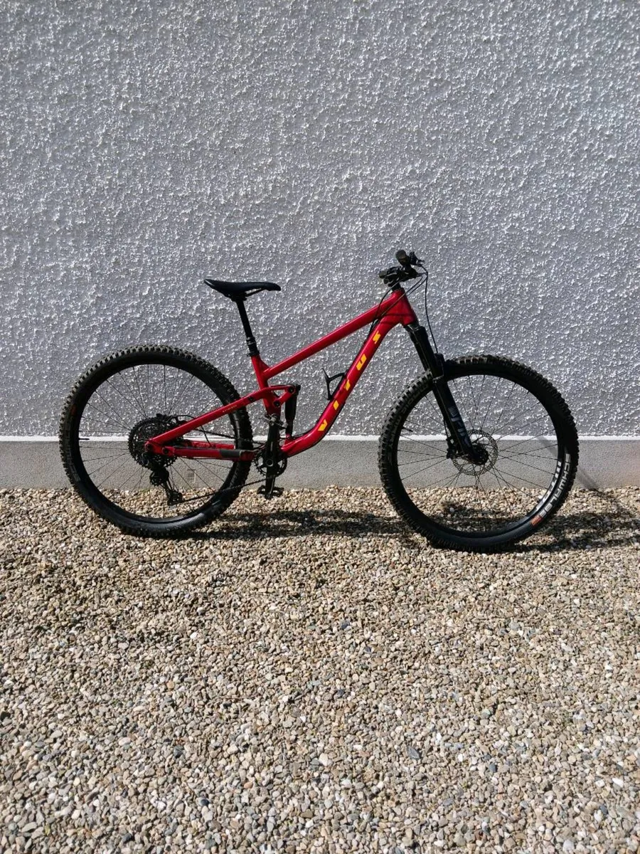 Vitus Mythique AMP (top spec) MTB -size medium - Image 1