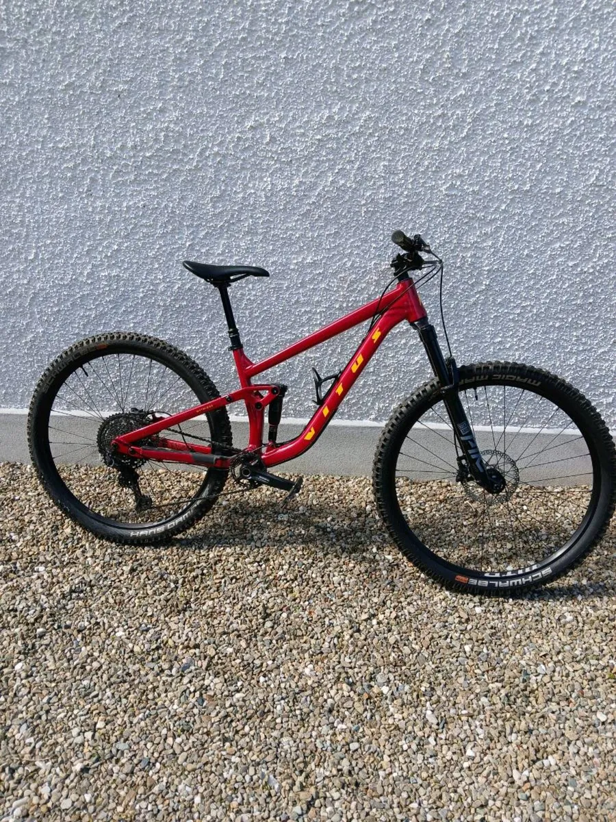 Vitus Mythique AMP (top spec) MTB -size medium - Image 2