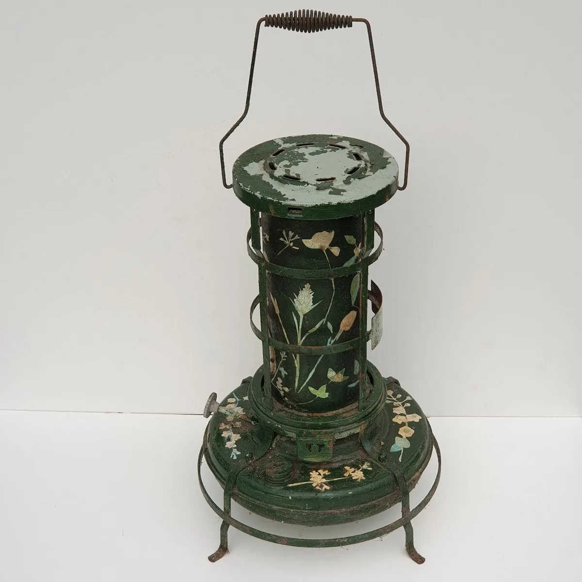 Aladdin paraffin heater upcycled to plant stand - Image 2