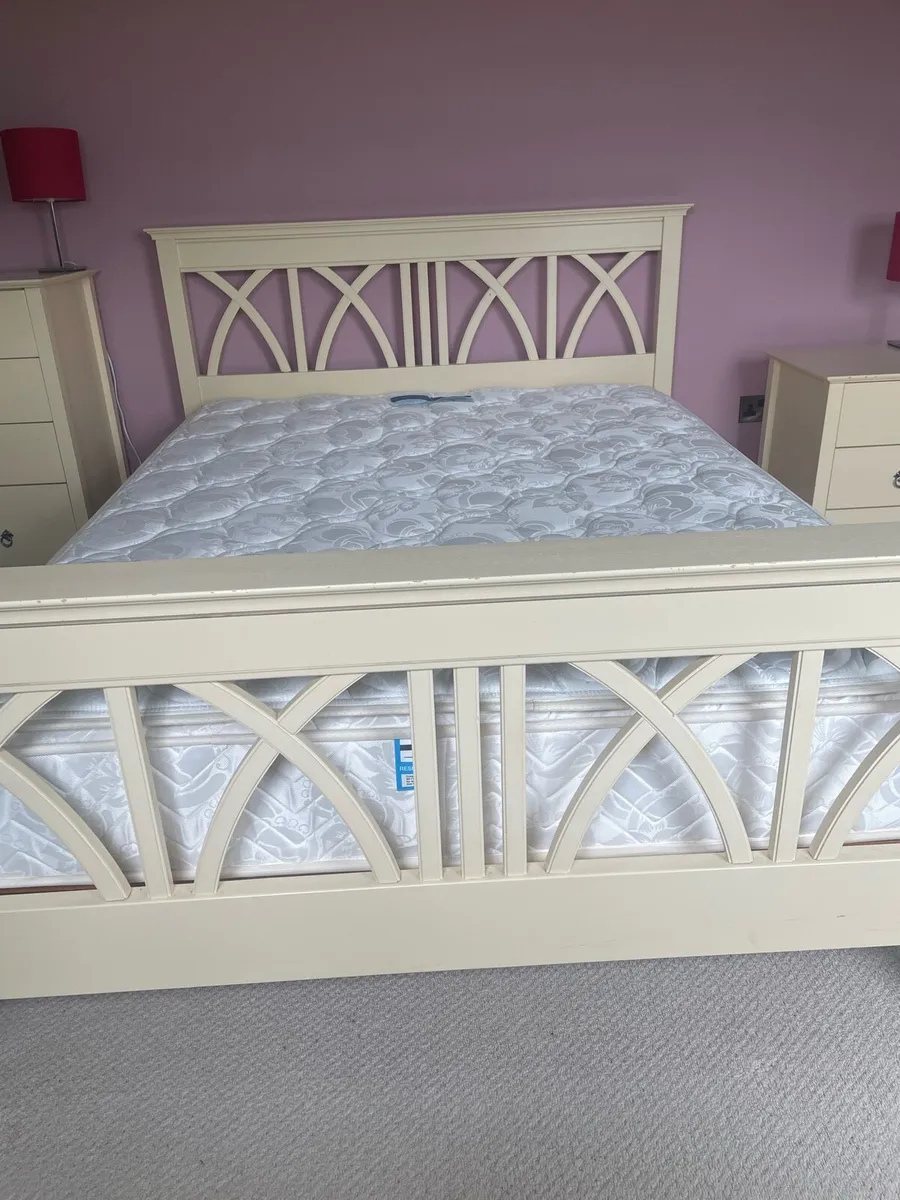 Bed - Image 2