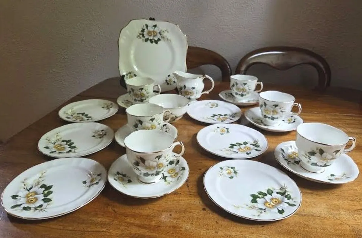 Pretty Arklow Pottery Vintage Tea Set 6 Settings - Image 2