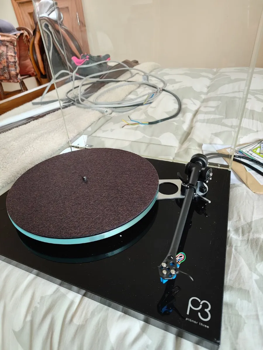 Rega Planer 3 turntable