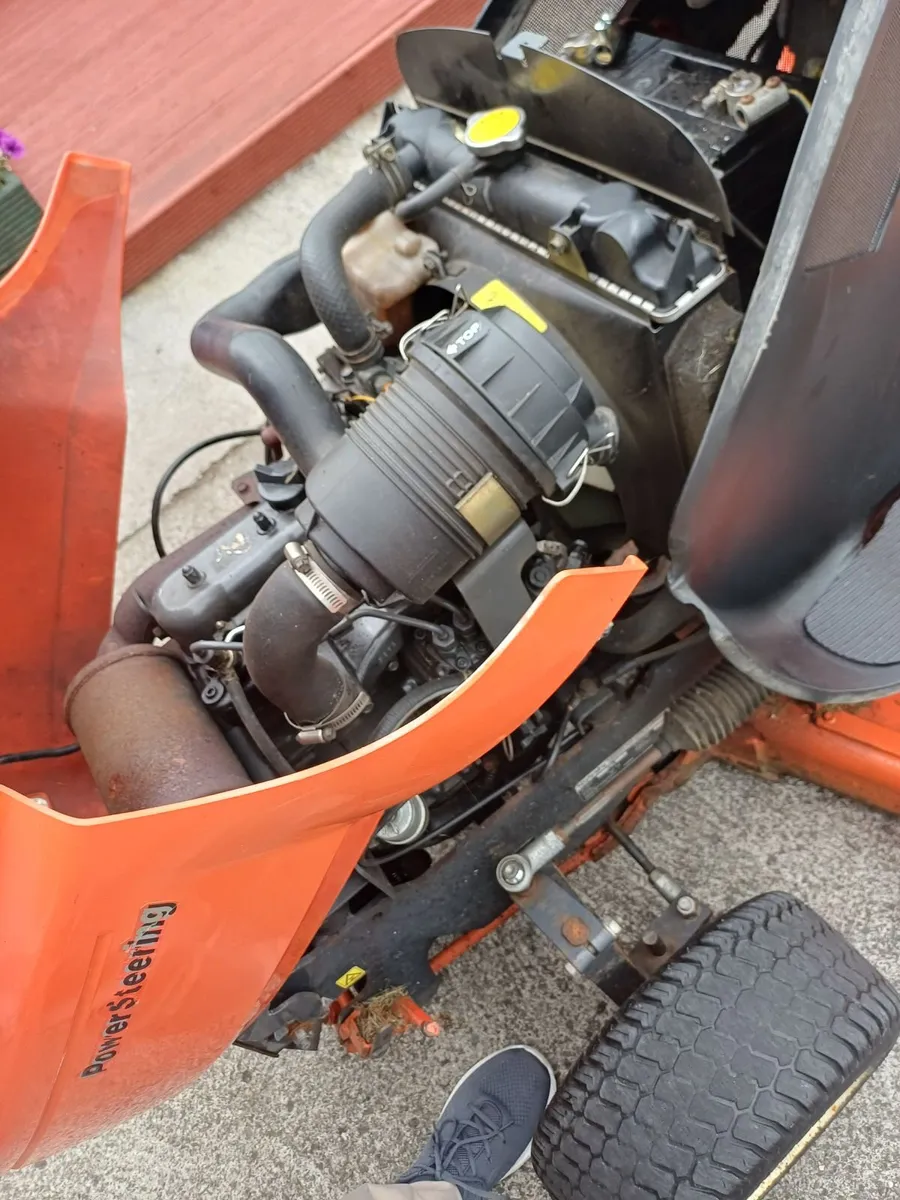 Kubota G18 Diesel Ride on Mower - Image 1