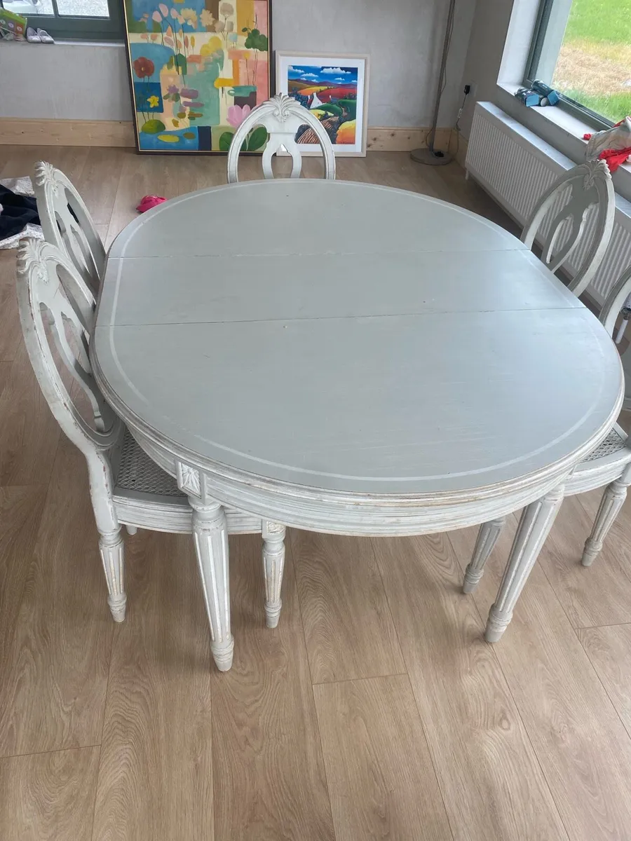 Kitchen table & chairs - Image 1