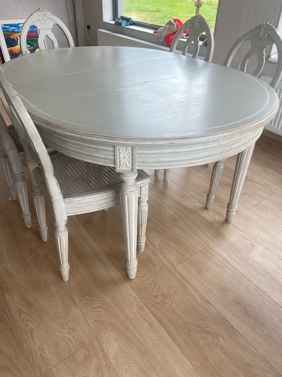 Kitchen table & chairs - Image 2