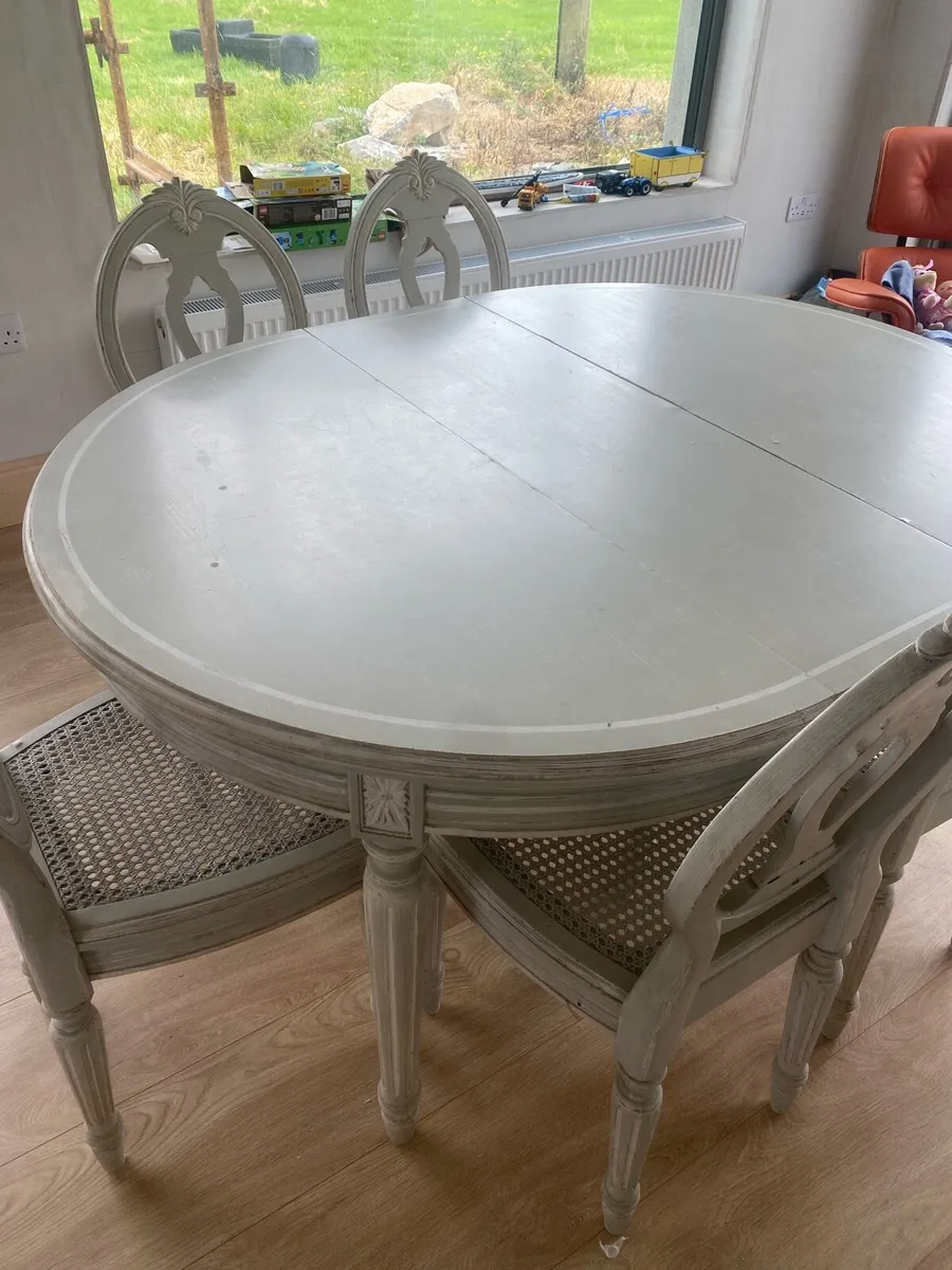 Kitchen table & chairs - Image 3
