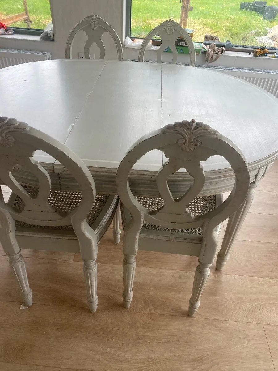 Kitchen table & chairs - Image 4