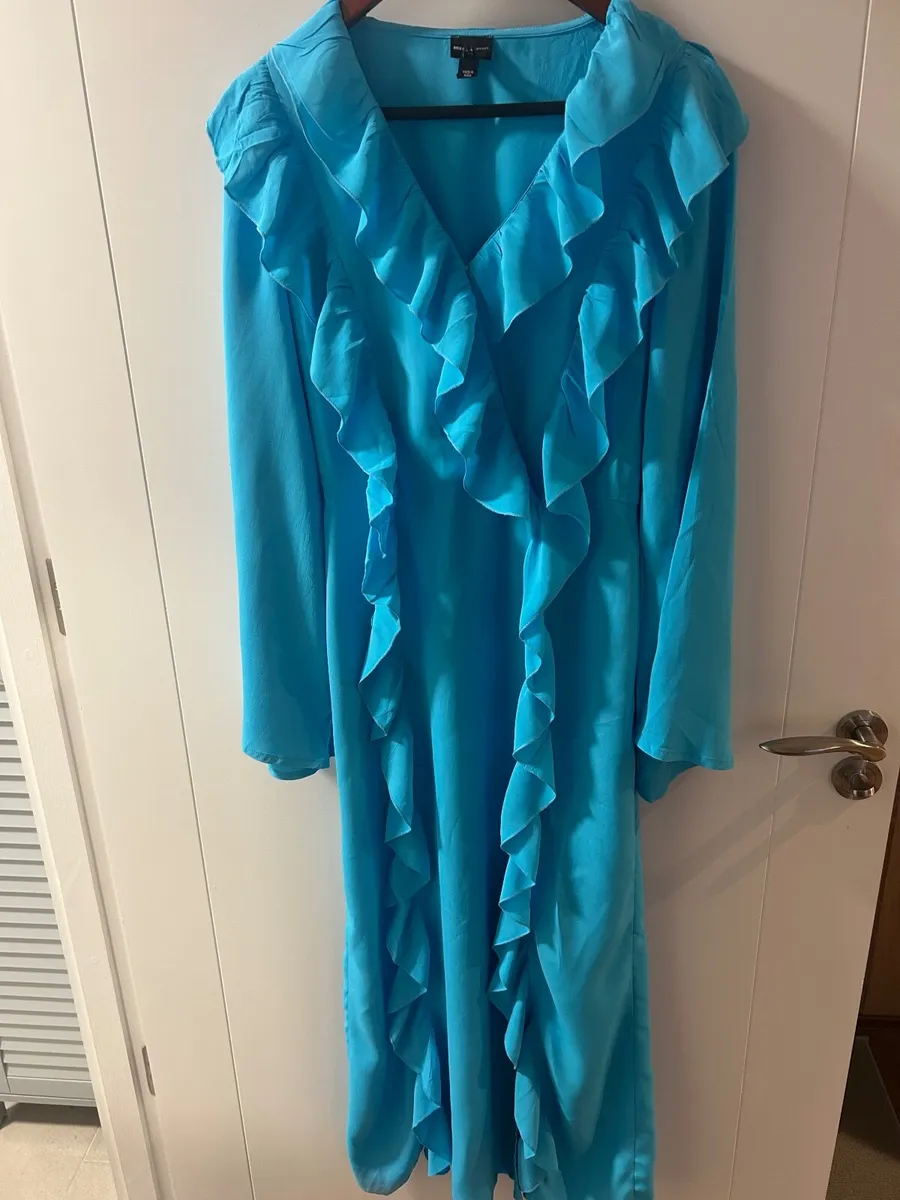 Wardrobe Clear‑Out – excellent condition - Image 1