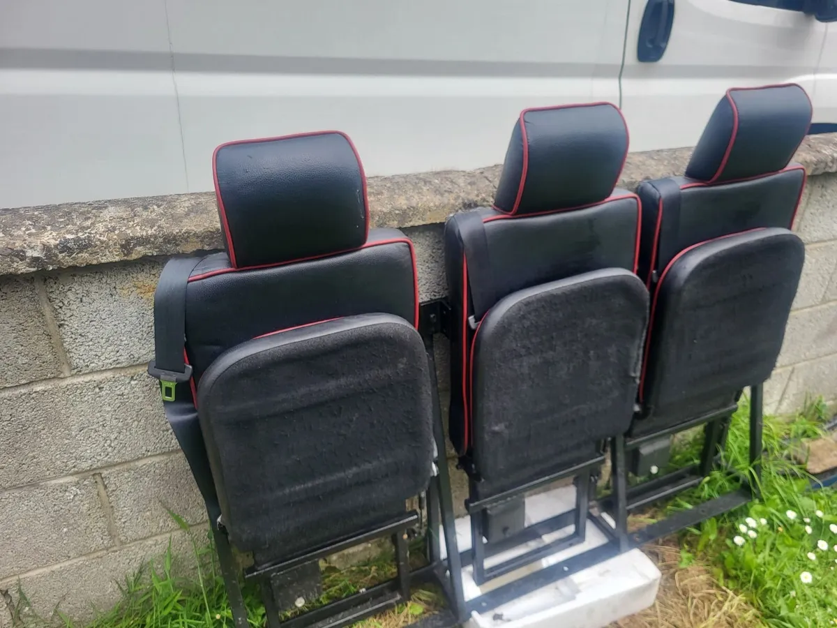 Leather seats - Image 1