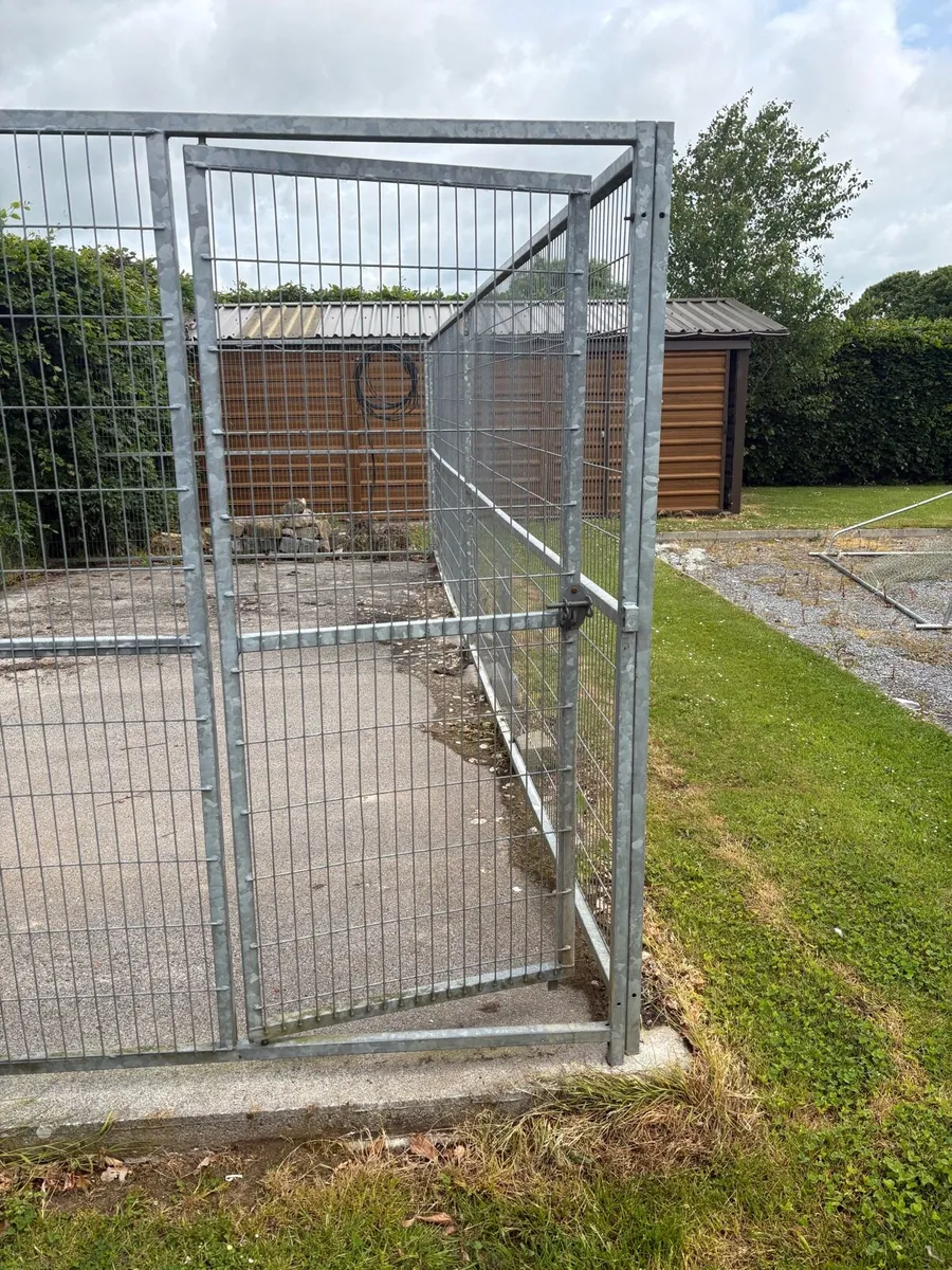 Dog pen - Image 2