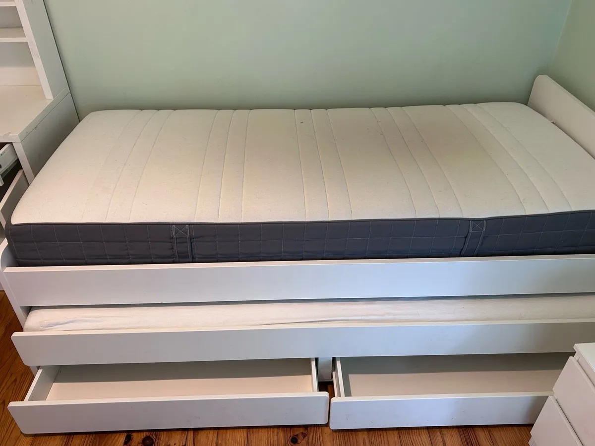 Single bed, desk and bedside locker free to take - Image 2