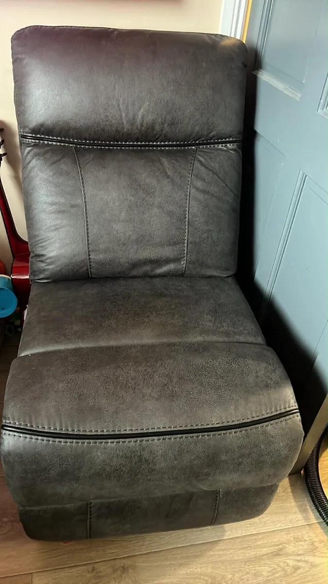 L shaped couch - Image 2