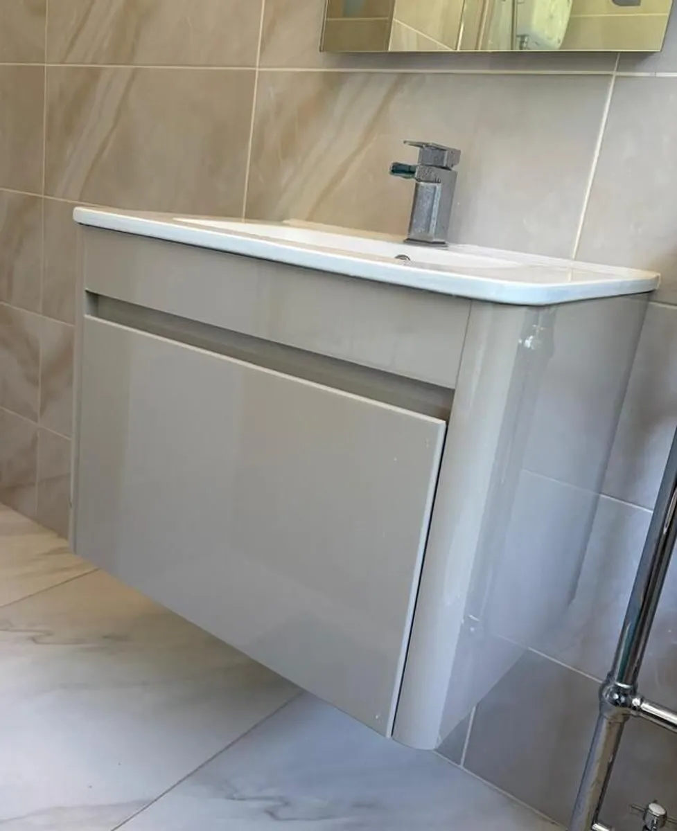Vanity units - Image 1