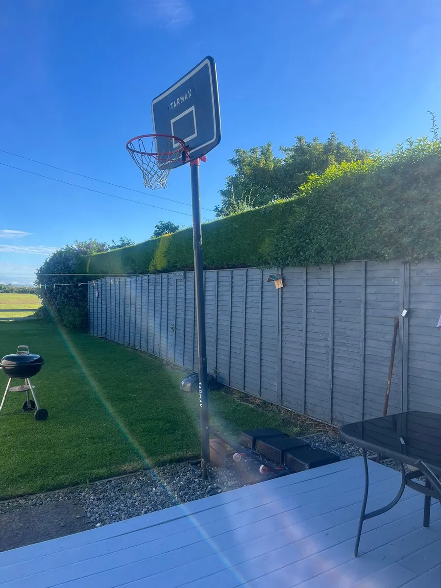 Basketball hoop - Image 1