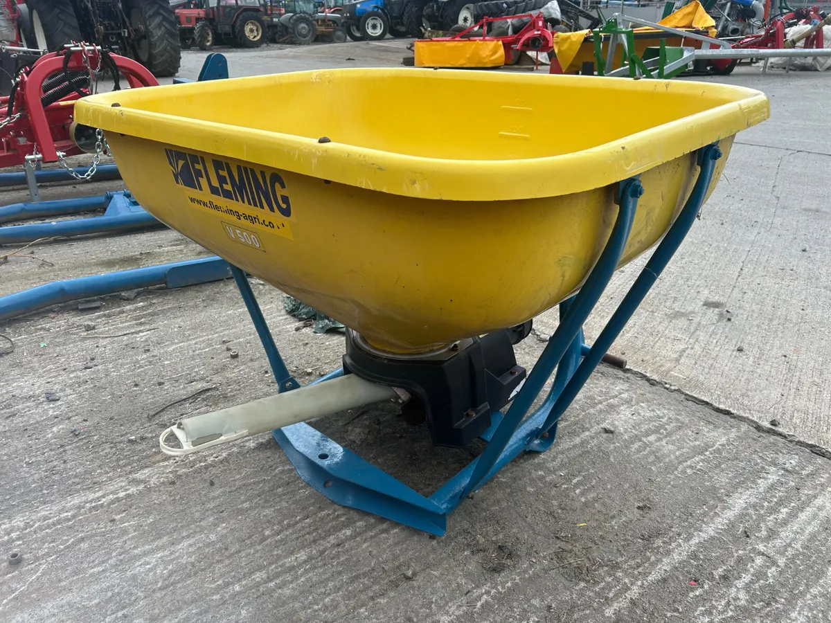 Fleming V500 Fertiliser Spreader - Image 2