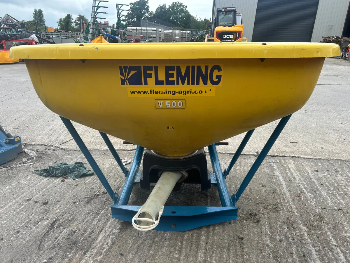 Fleming V500 Fertiliser Spreader - Image 3