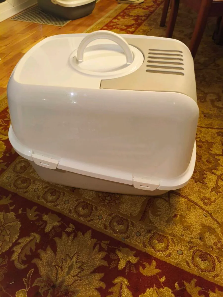 New cat litter box need gone asap 15 Euro - Image 3