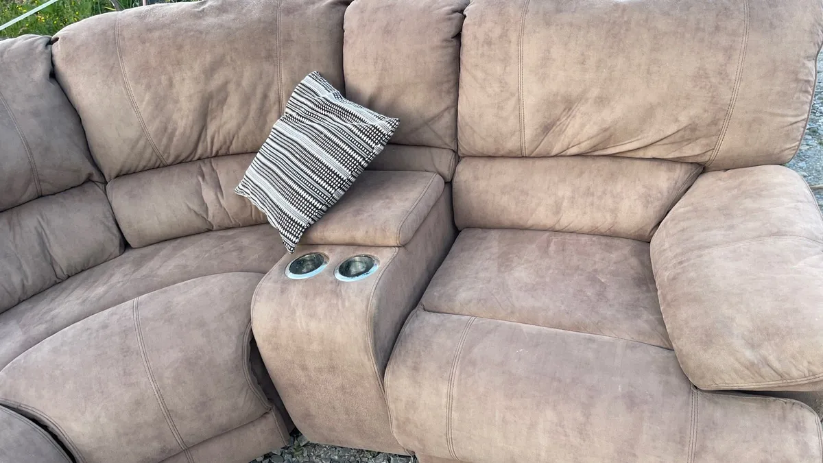 Recliner sofa - Image 4