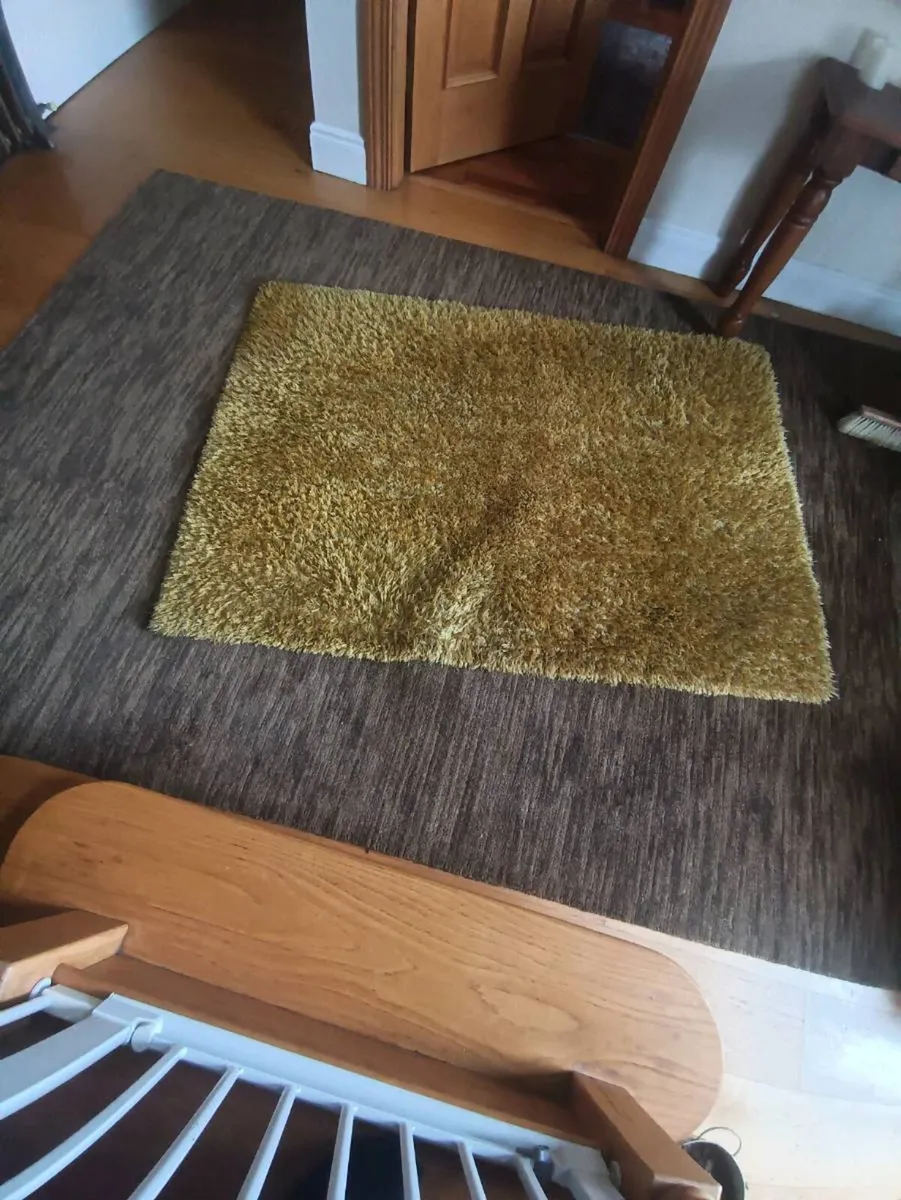 Lovely lemon spotless rug, like new - Image 2