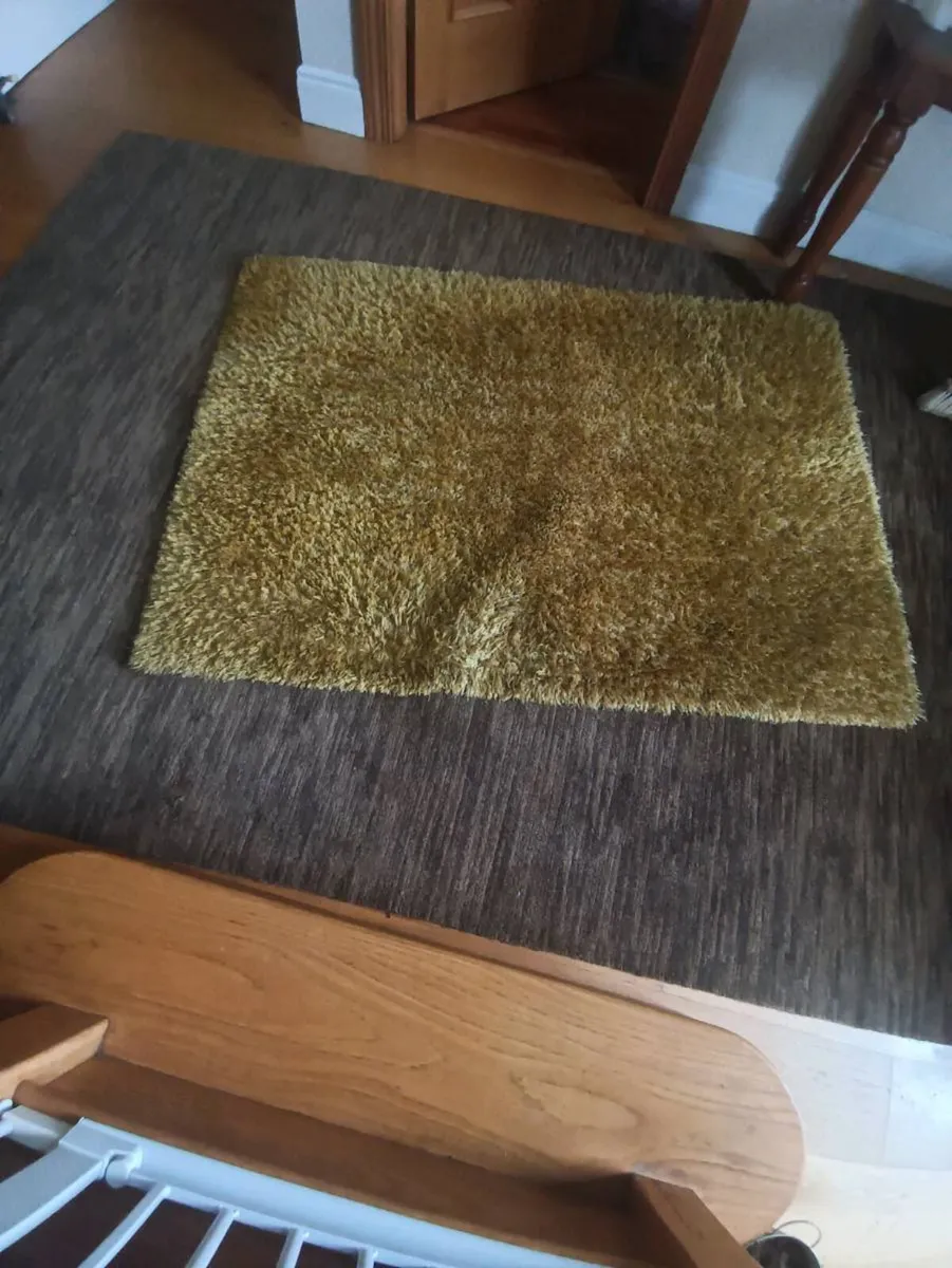 Lovely lemon spotless rug, like new - Image 3