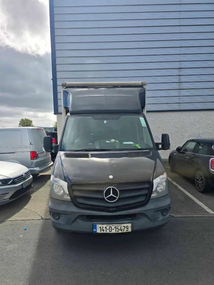 Mercedes Sprinter Luton Box with Strong Tail Lift - Image 3