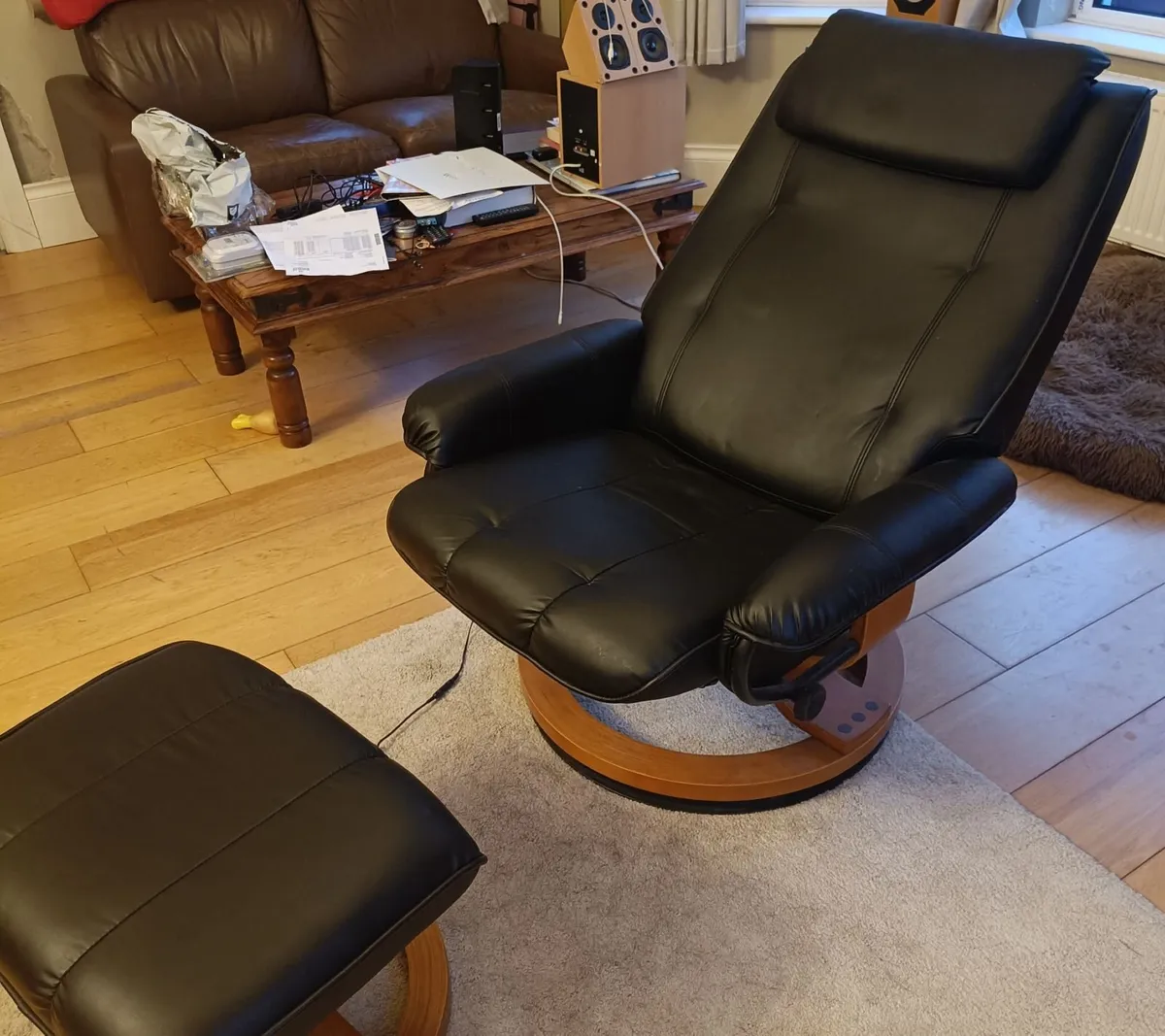 Restwell Napoli swivel recliner black. - Image 1