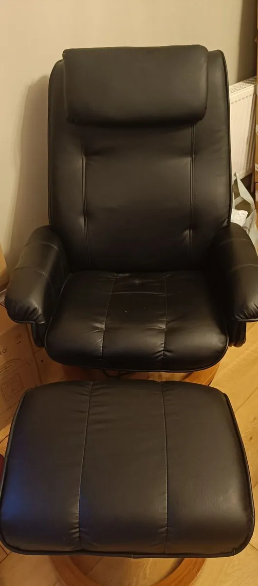 Restwell Napoli swivel recliner black. - Image 3