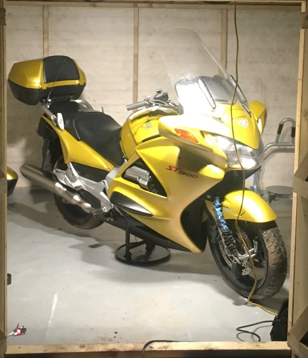 Honda st1300, pan European - Image 3
