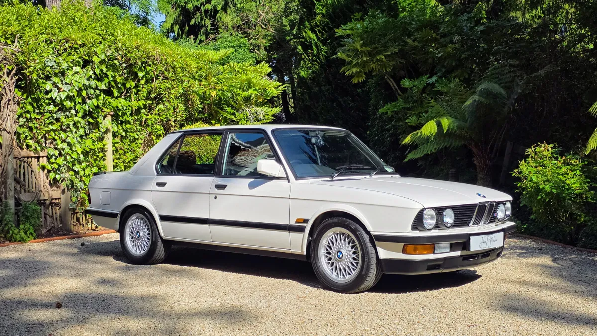 1987 BMW M5  E28 - an absolutely outstanding car - Image 1