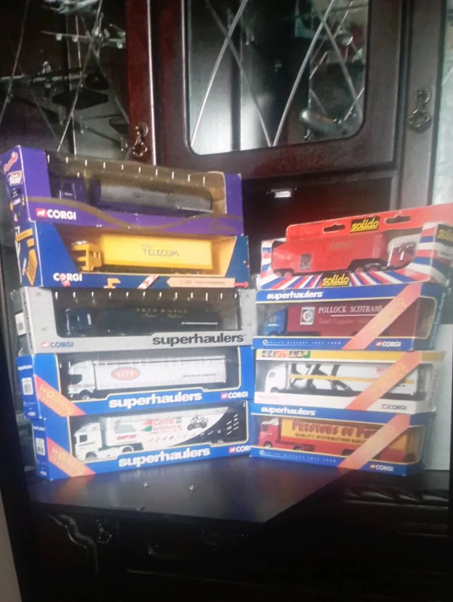A COLLECTION OF DIE-CAST MODLES  TRUCKS 9 IN TOTAL - Image 1