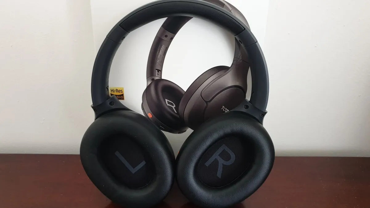 Tozo HT 3 over ear headphones - Image 3