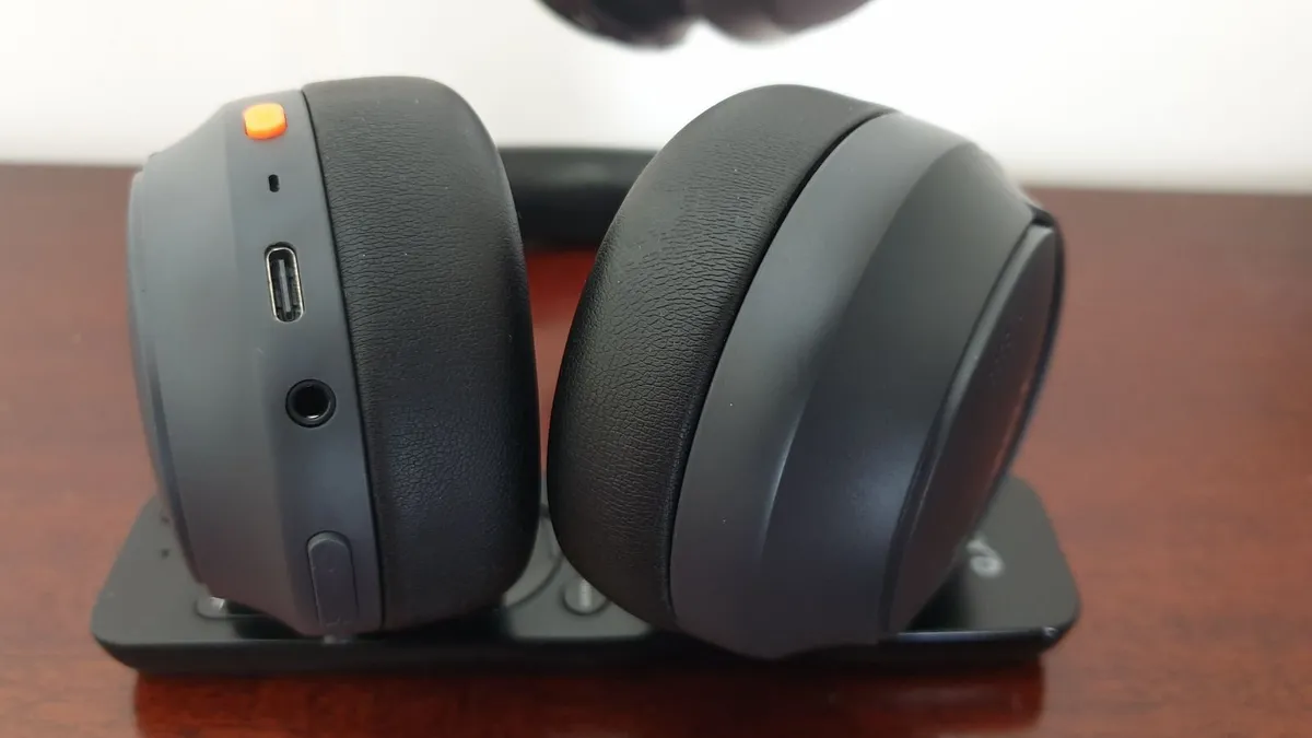 Tozo HT 3 over ear headphones - Image 4