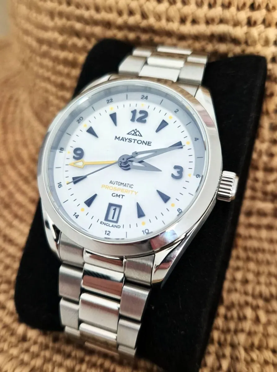 Maystone Prosperity GMT "Snowy Owl" - Image 1