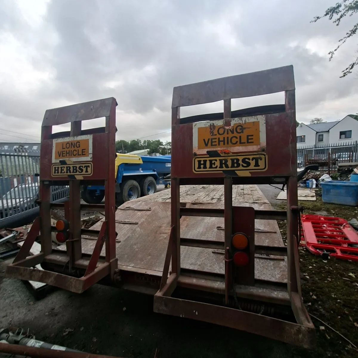 Low loader - Image 2