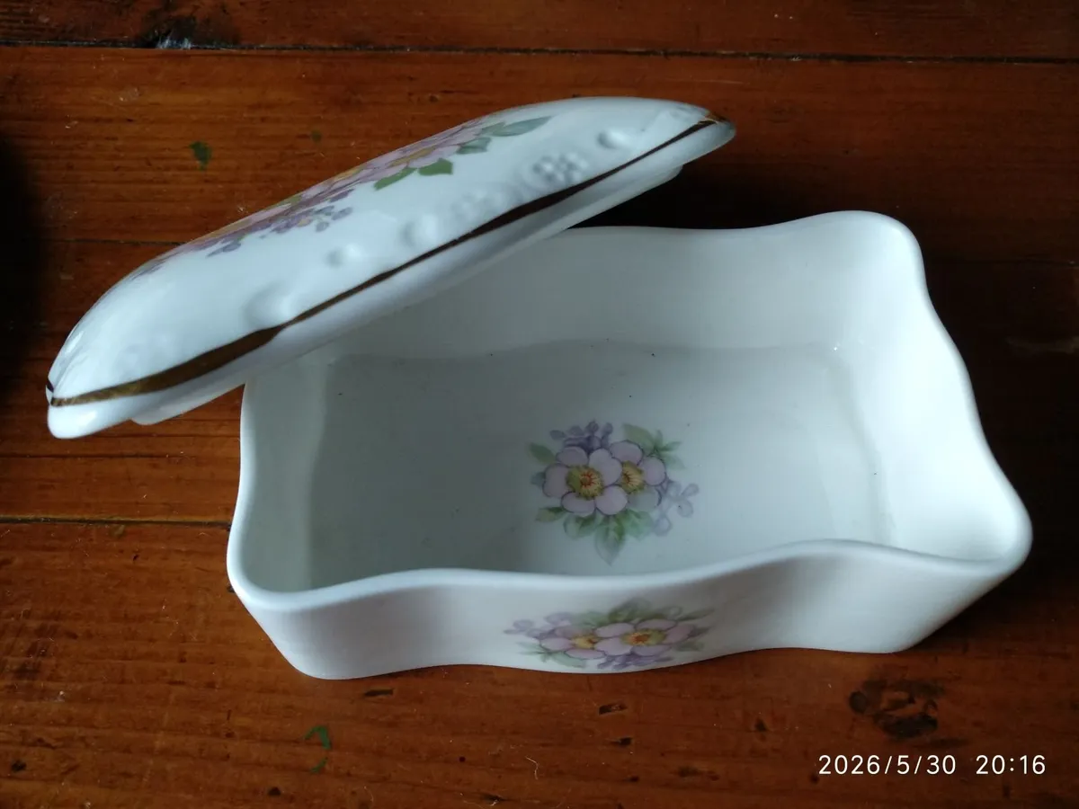 Porcelain box - Image 3