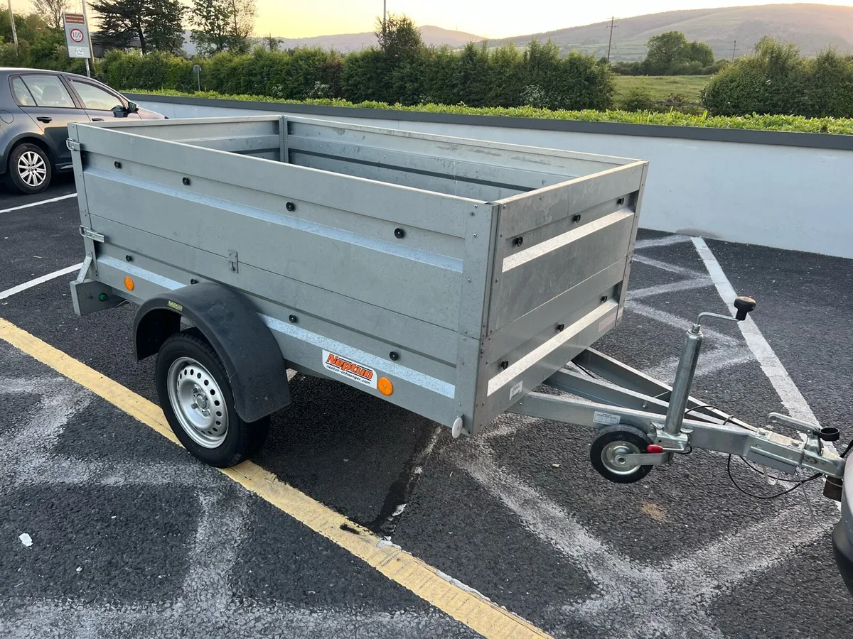Almost new Trailer - Image 1