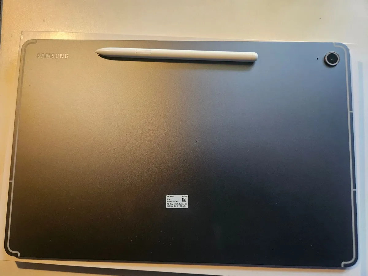 Samsung Galaxy Tab S10 FE + - Image 4