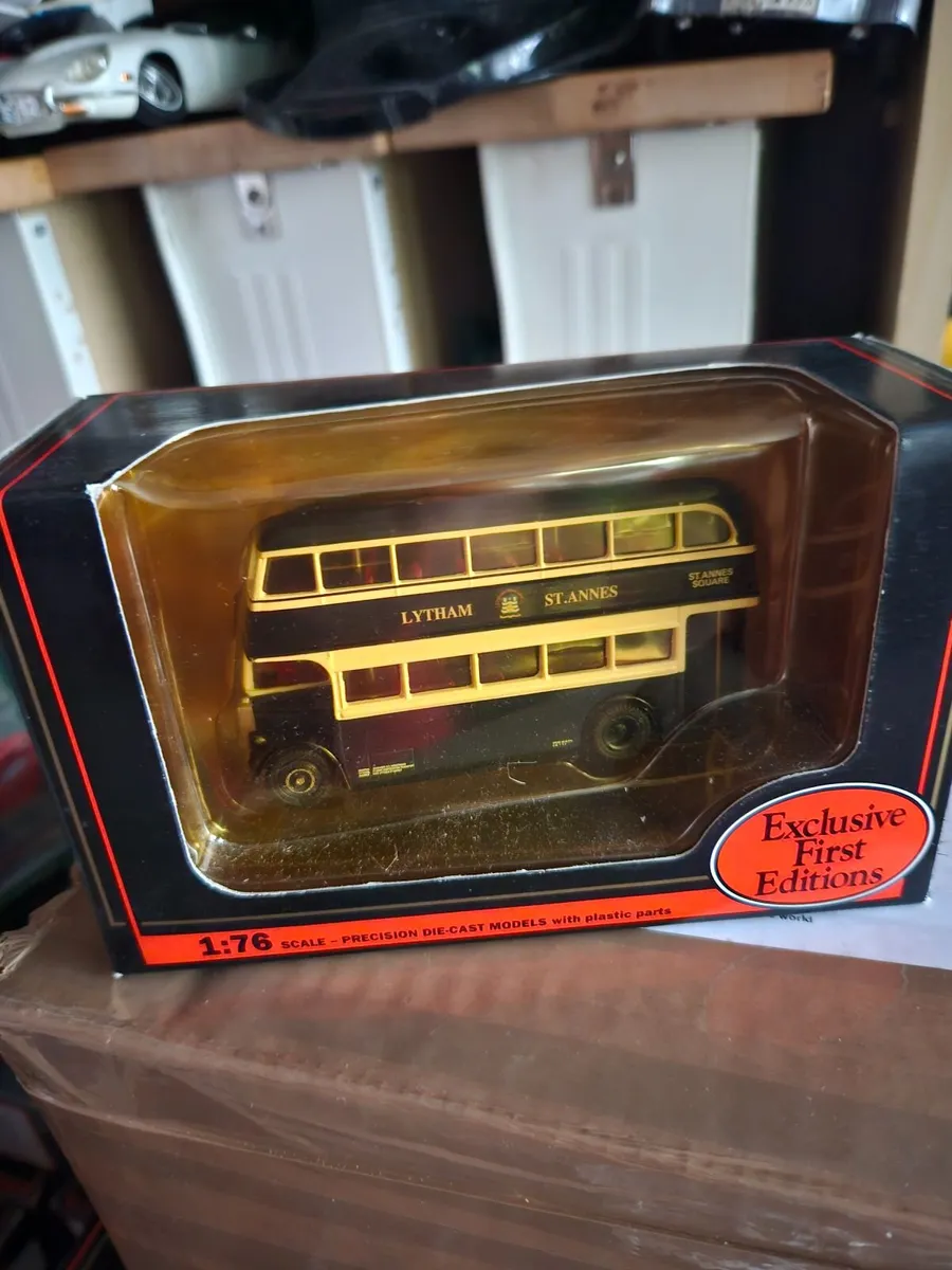 Corgi Bus - Image 1