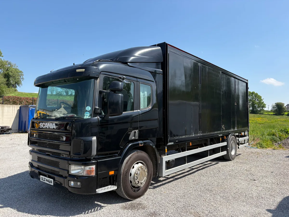 1999 Scania 94D -230 26Ft Box Lorry - Image 2