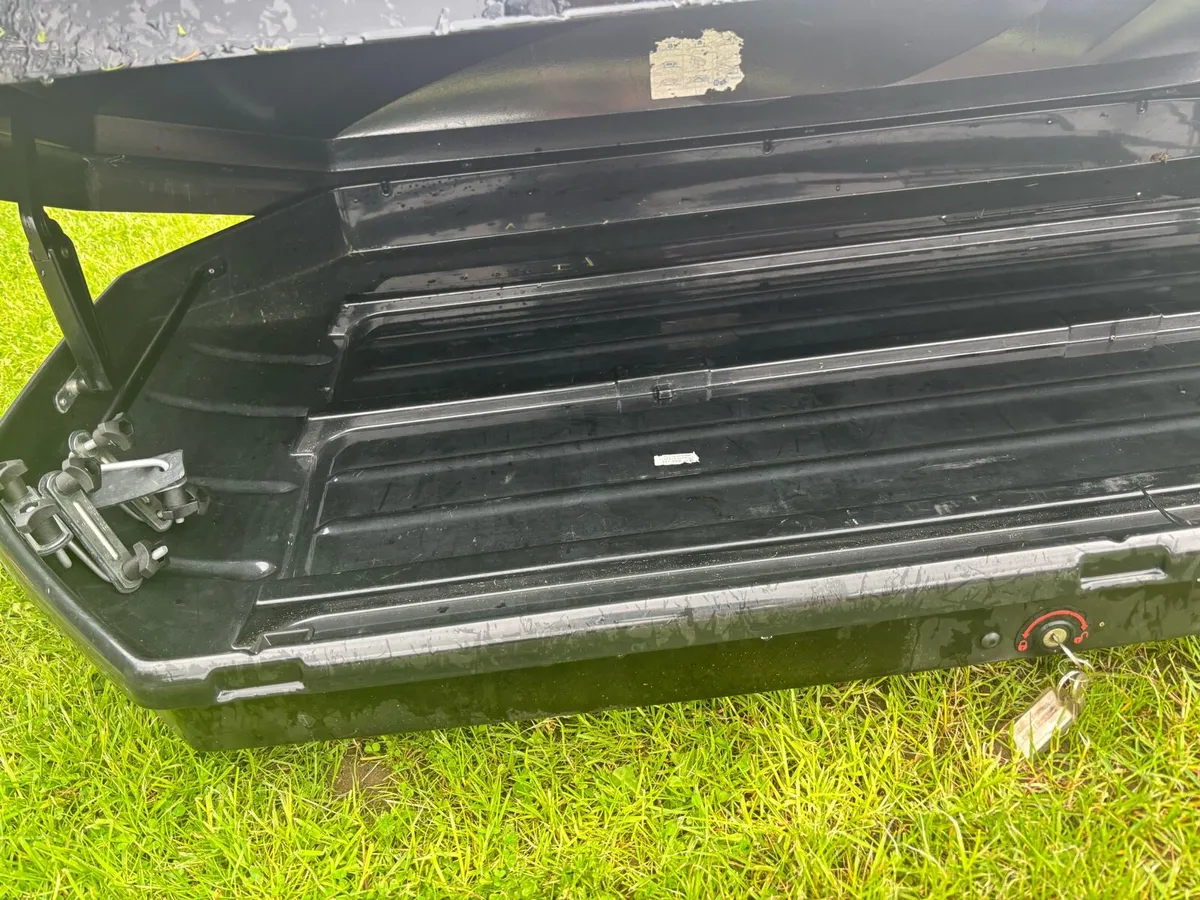 Roof box - Image 2