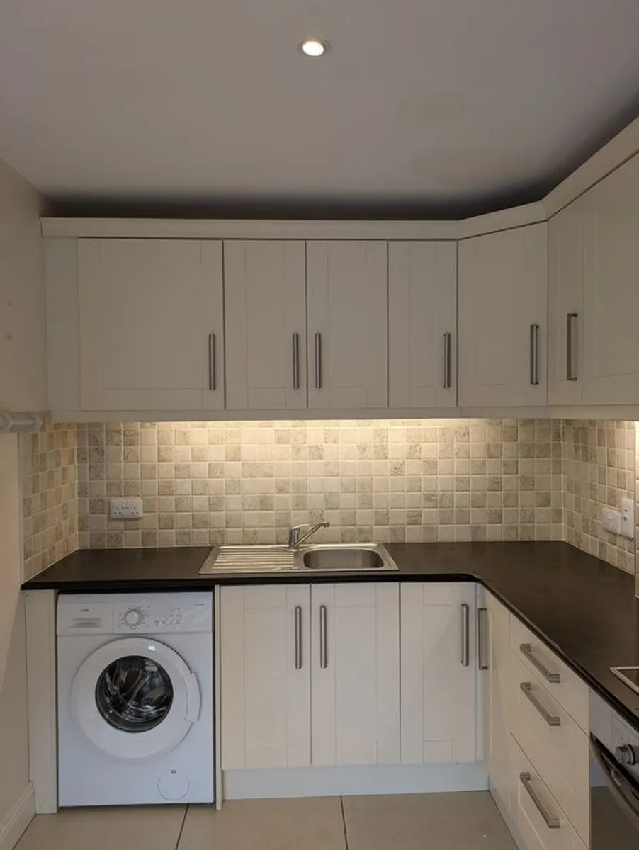 kitchen cabinets and worktop - Image 2