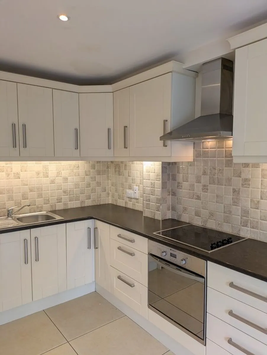 kitchen cabinets and worktop - Image 3