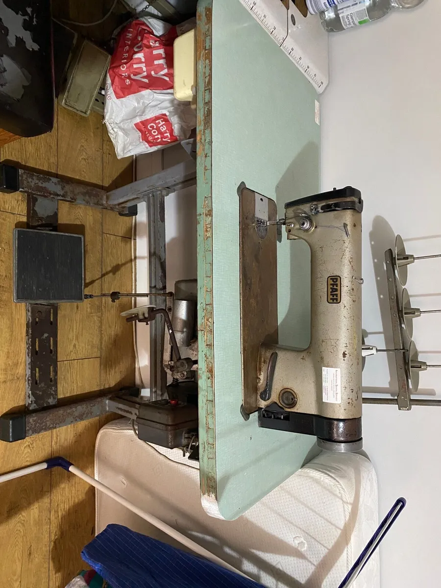 Sewing machine - Image 1