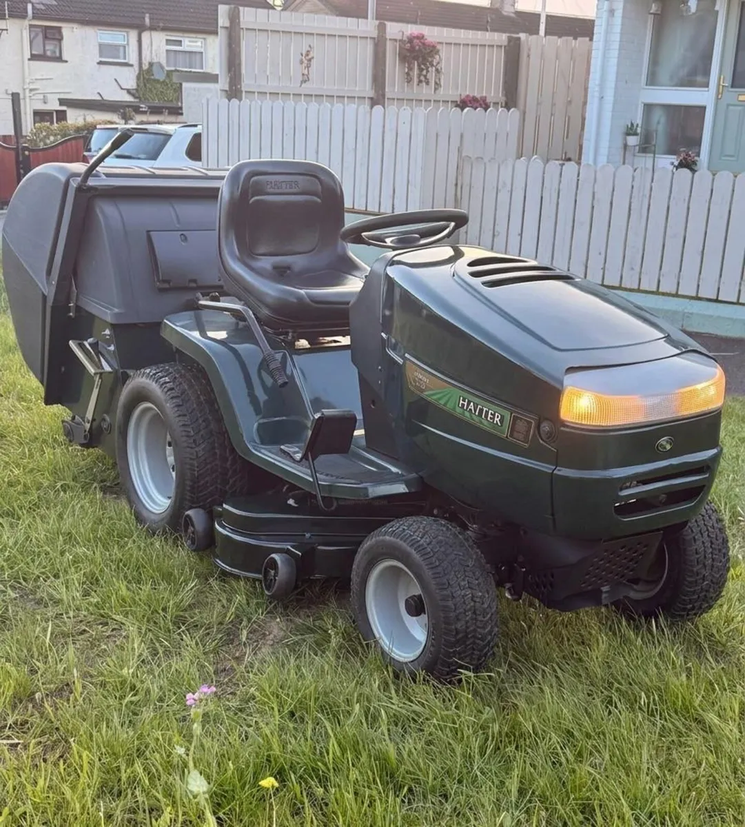 Hayter ride on lawnmower - Image 1