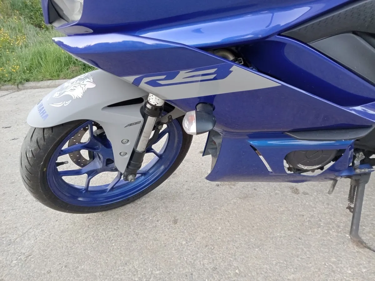 YAMAHA R3 - Image 3