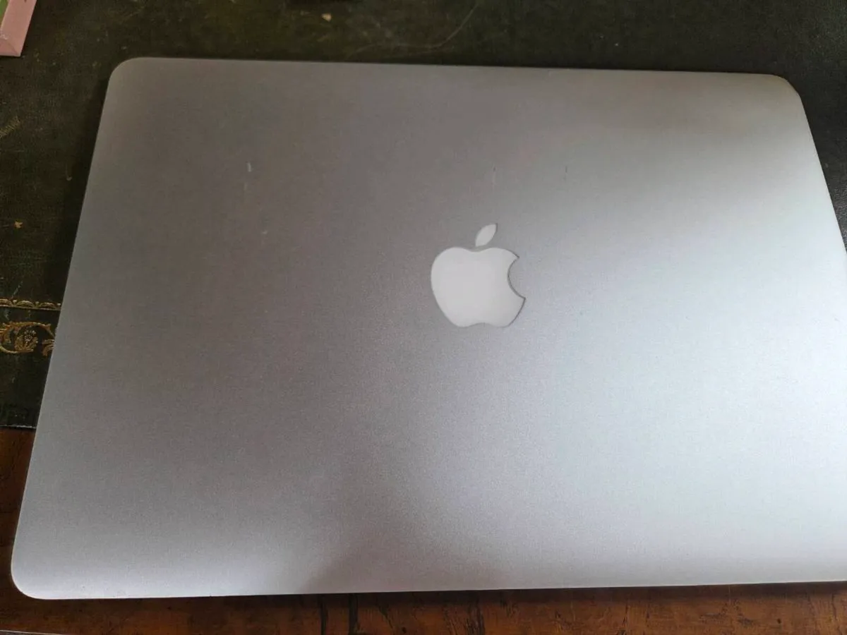 MacBook Air - Image 1