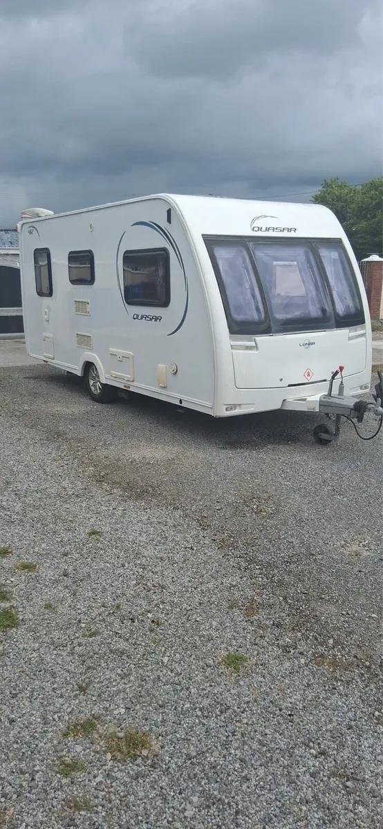 2014 2 BERTH LUNAR QUASAR TOURING CARAVAN. - Image 3