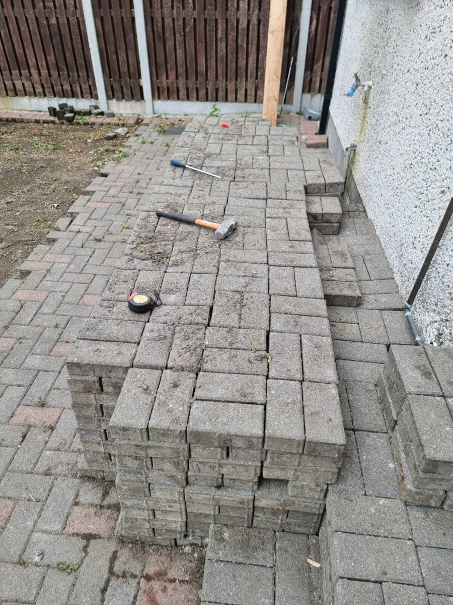 2000+ Patio blocks - Image 2