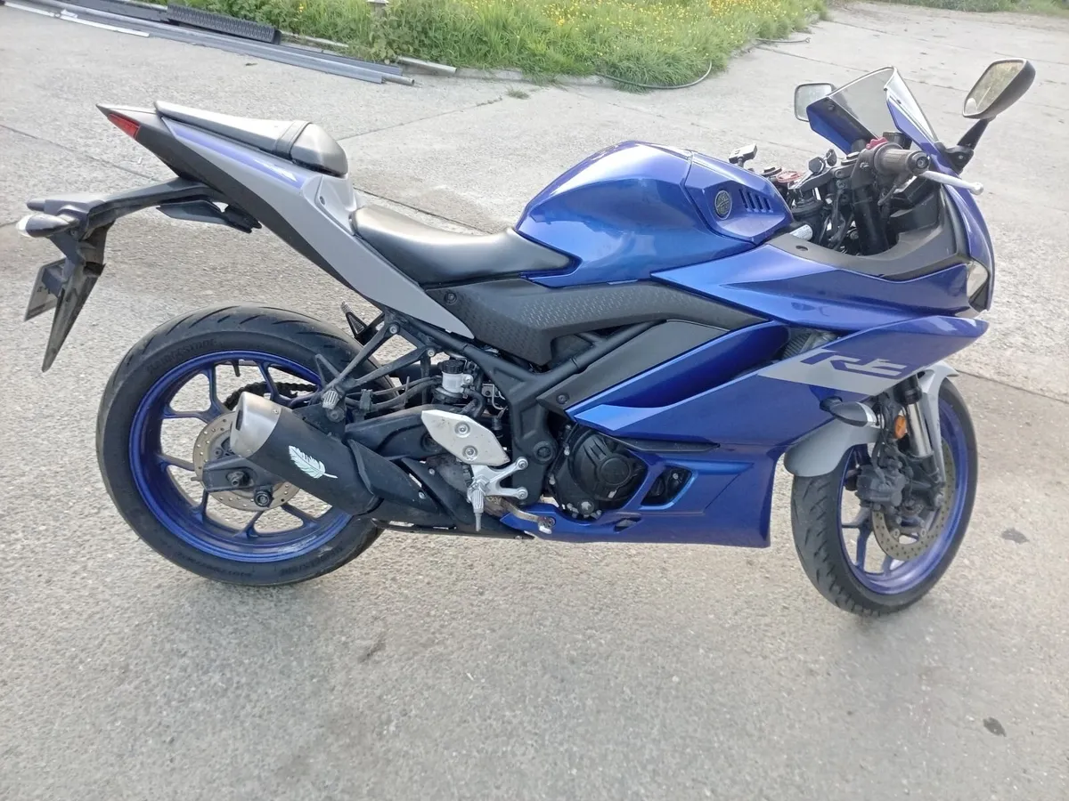 YAMAHA R3 - Image 1