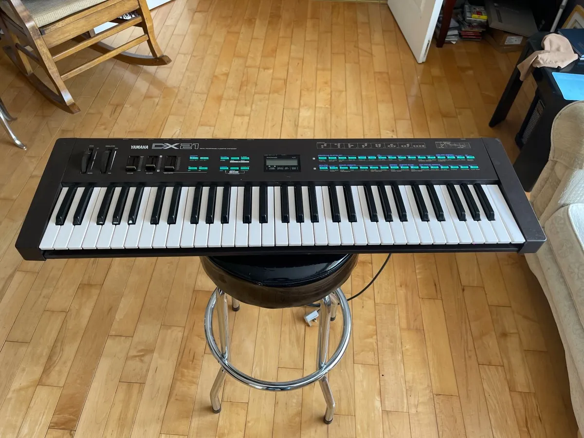Yamaha DX-21 Synthesizer very clean - Image 2